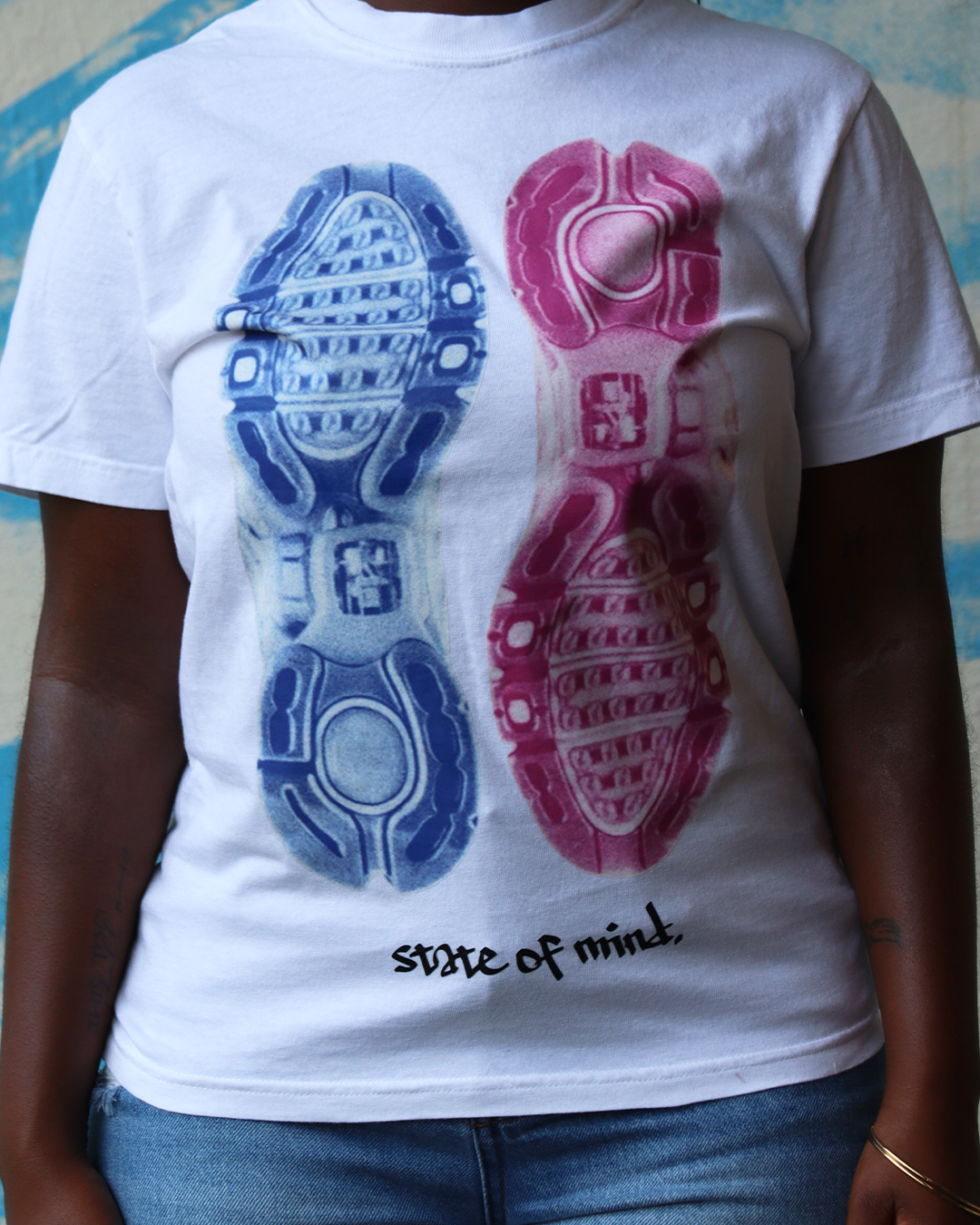 Sneakers Shirt